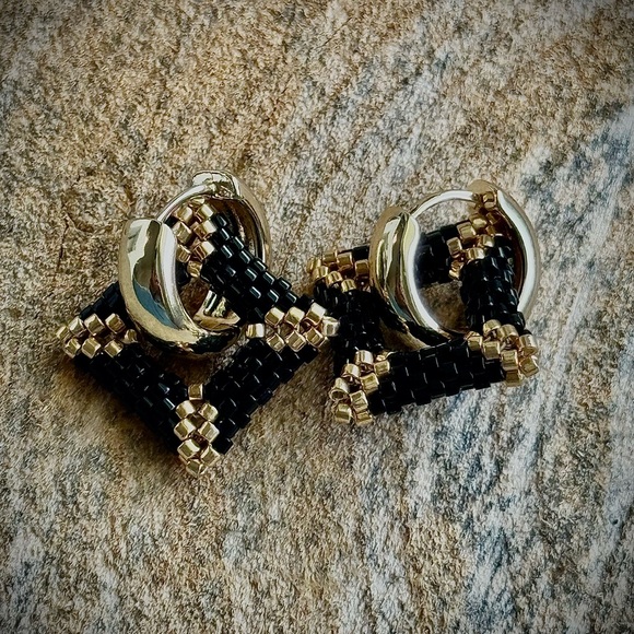 Black and Gold Geometric Earrings - Picture 3 of 3